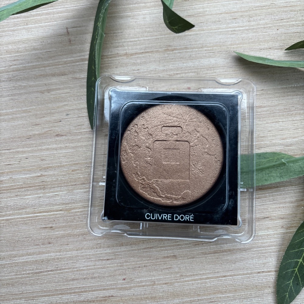 RARE Chanel Eclat Lunaire Illuminating Face Powder Cuivre Dore Limited Edition - Picture 2 of 3